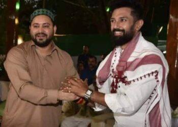 तेजस्वी की सभा में भीड़ से चिराग की मां को गाली पर उबली बीजेपी, चुनाव आयोग में शिकायत