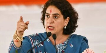 शादी वाले अंकल दरबार लगाकर….PM मोदी के मंगलसूत्र वाले बयान पर प्रियंका का पलटवार