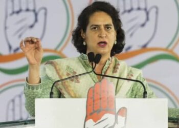 टुकड़ों में घर लाई थी मैं उनको, पिता राजीव गांधी का जिक्र कर मोदी पर बरसीं प्रियंका