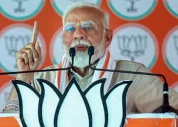 भगवान के नाम पर वोट मांगने के लिए पीएम मोदी पर लगे छह साल का बैन, कोर्ट में सुनवाई कल