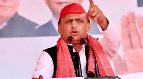 वैक्सीन के जरिए जान और 400 पार के नारे के साथ संविधान के पीछे पड़ी है भाजपा, लखीमपुर में बोले अखिलेश
