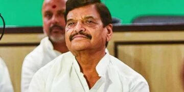 इनको ये नहीं पता की सरकारें बदलती हैं- अधिकारियों पर भड़के शिवपाल