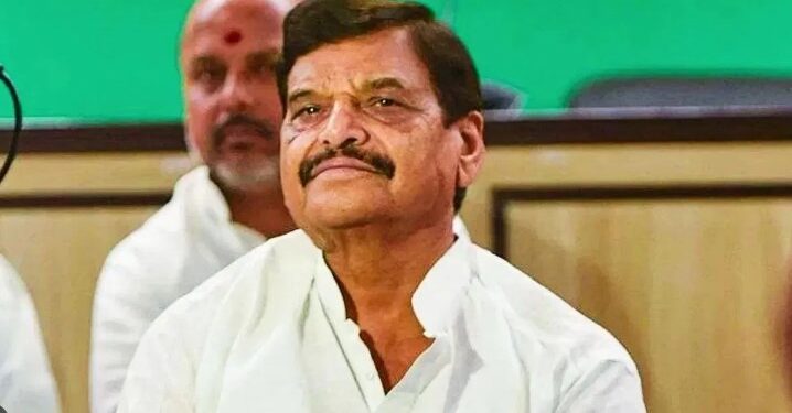 इनको ये नहीं पता की सरकारें बदलती हैं- अधिकारियों पर भड़के शिवपाल