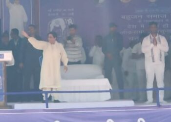 चुनावी बांड के जरिए धन्नासेठों से लिए खरबों रुपये, सपा-कांग्रेस पर मायावती का सीधा हमला