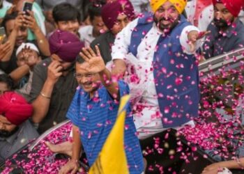 मैं तिहाड़ गया तो 15 दिनों तक मेरा इंसुलिन बंद कर दिया, रोड शो में गरजे केजरीवाल