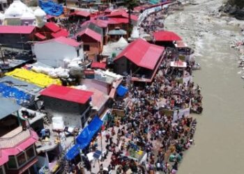 भक्तों का सैलाब संभालना मुश्किल, चारधाम में इस बार रिकॉर्ड भीड़; इंतजाम बढ़ाने में जुटी सरकार