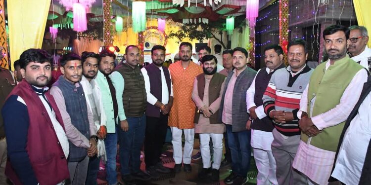 विधानसभा बीकापुर क्षेत्र के अन्तर्गत विभिन्न कार्यक्रमों में शामिल होते हुए, डा.अमित सिंह चौहान ,विधायक बीकापुर अयोध्या