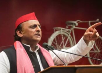 संभल हिंसा: अखिलेश ने फोटो जारी कर पूछा पहले पहल फसाद की वजह बने, उनकी तस्वीरें कब लगेंगी