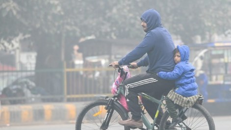 दिल्ली में 9 डिग्री तक गिरा पारा, इन राज्यों में बारिश बनेगी आफत, यूपी में कैसा रहेगा मौसम का हाल