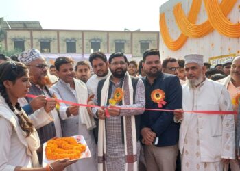 सुबोध चंद्र यादव पहुंचे हज़रते फातिमा गर्ल्स इण्टर कॉलेज