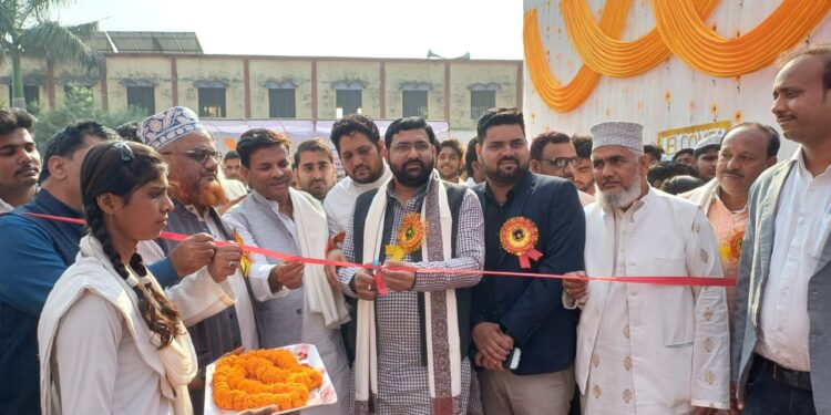 सुबोध चंद्र यादव पहुंचे हज़रते फातिमा गर्ल्स इण्टर कॉलेज