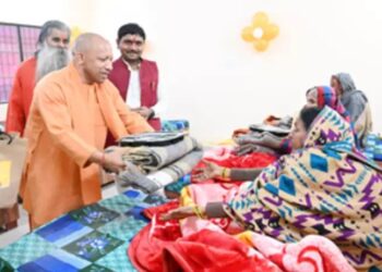 हर जरूरतमंद को सम्मानजनक आश्रय देने के लिए ‘डबल इंजन’ सरकार प्रतिबद्ध : सीएम योगी