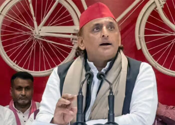 Noida Trade Show के बीच अखिलेश यादव ने BJP पर साधा निशाना, किसानों को दिया भरोसा
