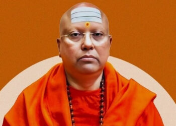 अश्लील मैसेज, जबरन छूने की कोशिश, छात्राओं संग यौन शोषण के आरोप में फरार स्वामी चैतन्यानंद सरस्वती