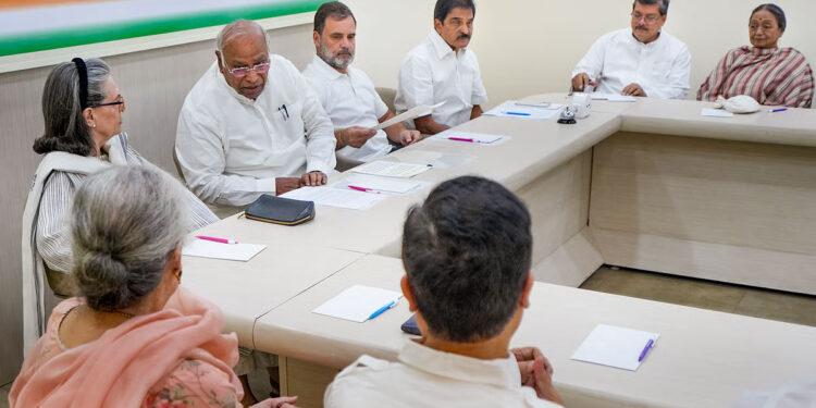 CWC Meeting, खरगे का BJP पर हमला, नीतीश को बताया ‘बोझ’, योगी पर कसा तंज – “खुद को मानते हैं पीएम मोदी का उत्तराधिकारी”
