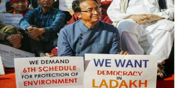 लेह हिंसा के बाद सरकार का बड़ा कदम, सोनम वांगचुक को पुलिस ने दबोचा