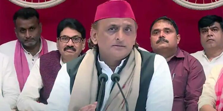 अयोध्या दीपोत्सव से डिप्टी सीएम गायब, अखिलेश यादव का तंज,अबकी बार डिप्टी सीएम बाहर