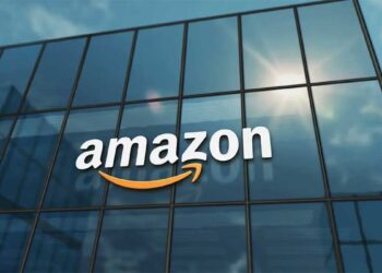 Amazon Layoffs, अमेजन में अब तक की सबसे बड़ी छंटनी शुरू, 30 हजार कर्मचारियों की नौकरी पर खतरा