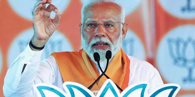 लालटेन युग वाले बिहार को नहीं दे पाएंगे बिजली, मुजफ्फरपुर में पीएम मोदी का RJD पर करारा तंज