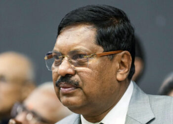CJI गवई पर जूता फेंकने की कोशिश पर विपक्ष भड़का, सोनिया-राहुल ने की कड़ी निंदा, बोले—ये संविधान पर हमला है