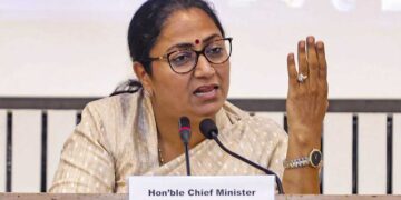 सीएम रेखा गुप्ता का पलटवार, AQI का डेटा उठाकर देख लें, विपक्ष पर साधा निशाना, छठ पर्व की तैयारियों पर दिया बड़ा अपडेट