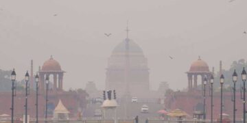 Delhi Pollution Update, आर्टिफिशियल रेन फेल, अब कुदरती बारिश से गिरेगा AQI, Delhi-NCR में बौछारों से राहत की उम्मीद