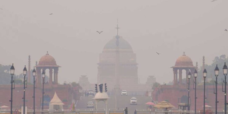 Delhi Pollution Update, आर्टिफिशियल रेन फेल, अब कुदरती बारिश से गिरेगा AQI, Delhi-NCR में बौछारों से राहत की उम्मीद