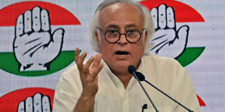 बिहार मतदाता सूची पर सियासी बवाल, कांग्रेस ने चुनाव आयोग पर साधा निशाना, कहा– 'निर्लज्ज होकर BJP की बी टीम बना'