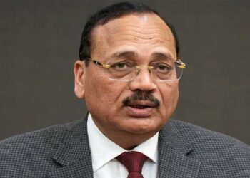 हम मोटी चमड़ी के लोग हैं, सुप्रीम कोर्ट ने जूता उछालने वाले वकील पर अवमानना केस चलाने से किया इनकार