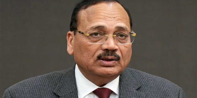 हम मोटी चमड़ी के लोग हैं, सुप्रीम कोर्ट ने जूता उछालने वाले वकील पर अवमानना केस चलाने से किया इनकार