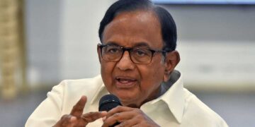 समस्या धन की नहीं, बल्कि सिस्टम की है - पी. चिदंबरम का बेंगलुरु सड़कों पर बड़ा बयान