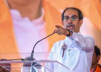 'भारत-पाक मैच देखने वाले देशद्रोही', उद्धव ठाकरे के बयान से छिड़ी बहस