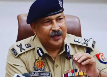 UP DGP Action, भ्रष्टाचार पर बड़ी कार्रवाई, वाहन चालकों से वसूली करने वाले 11 पुलिसकर्मी सस्पेंड