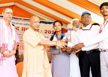 CM योगी से सम्मान पाकर खिले खिलाड़ियों के चेहरे, बेटियों ने कहा अब देश के लिए जीतेंगे मेडल