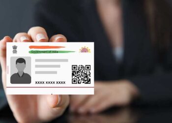 UP में Aadhaar Card और बर्थ सर्टिफिकेट से जुड़ा ये नियम बदला, योगी सरकार का बड़ा फैसला