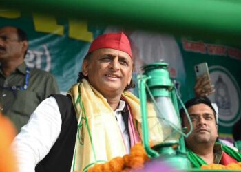 अखिलेश यादव ने बिहार से साधा यूपी पर निशाना, बोले– बिहार बदलेगा तो यूपी भी बदलेगा