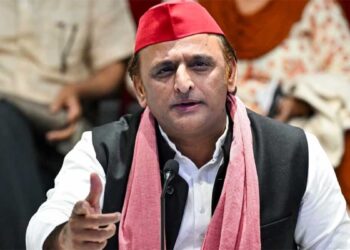 यूपी SIR विवाद में अखिलेश यादव का बड़ा दांव, बोले- आधार कार्ड के लिए सुप्रीम कोर्ट जाएंगे, अधिकारियों पर भी गंभीर आरोप