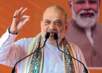 सेना के जवानों की जाति-धर्म पूछने पर राहुल गांधी को आनी चाहिए शर्म, बिहार में गरजे अमित शाह