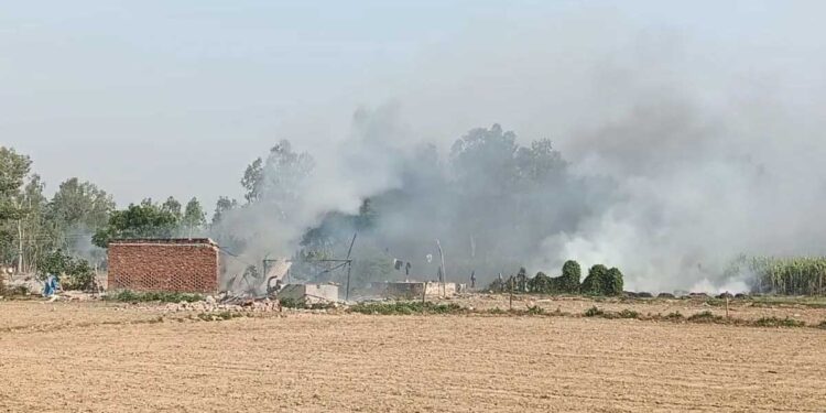 बाराबंकी पटाखा फैक्ट्री ब्लास्ट, दर्दनाक हादसे में 2 की मौत, अवैध संचालन पर उठे गंभीर सवाल