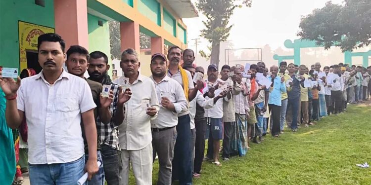 बिहार चुनाव 2025, पहले चरण में रिकॉर्ड तोड़ वोटिंग, शाम 5 बजे तक 60% से ज्यादा मतदान