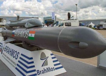 ऑपरेशन सिंदूर के बाद BrahMos की डिमांड में धमाकेदार उछाल, इंडोनेशिया बड़ी डील फाइनल करने ही वाला, जानें एक मिसाइल बनाने में कितना खर्च आता है