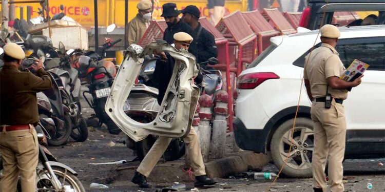 Delhi Car Blast, प्रमुख आरोपी डॉ. आदिल अहमद को लेकर चौंकाने वाला खुलासा, सहकर्मी डॉक्टर ने बताया बेहद शांत स्वभाव का शख्स