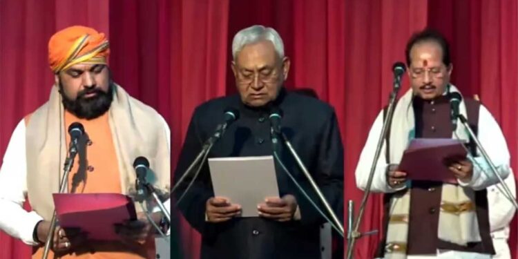 नीतीश कुमार ने 10वीं बार ली बिहार के CM पद की शपथ, सम्राट चौधरी और विजय सिन्हा बने डिप्टी सीएम