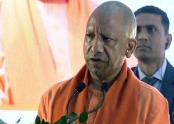 लखनऊ में 'दिव्य गीता प्रेरणा उत्सव', CM योगी बोले- भारत ने 'जियो और जीने दो' की प्रेरणा दी, RSS की सेवा भावना को सराहा