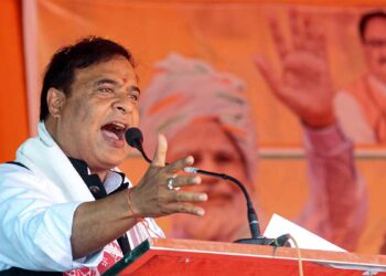 तेजस्वी के 30 हजार देने के वादे पर हिमंत बिस्वा सरमा का तंज, जब डिप्टी CM थे, तब महिलाओं को तीन रुपये भी दिए थे?