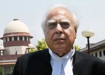 पिता के जन्म का प्रमाण कहां से लाऊं, SIR पर कपिल सिब्बल ने SC में उठाए सवाल