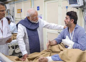 पीएम मोदी ने LNJP अस्पताल में घायलों का जाना हाल, दिल्ली ब्लास्ट पर बोले- साजिश करने वालों को बख्शा नहीं जाएगा