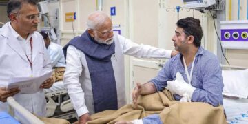 पीएम मोदी ने LNJP अस्पताल में घायलों का जाना हाल, दिल्ली ब्लास्ट पर बोले- साजिश करने वालों को बख्शा नहीं जाएगा