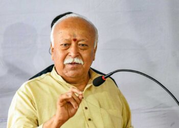 पंजीकरण विवाद के बीच मोहन भागवत का बड़ा बयान, कहा 'हिंदू धर्म भी रजिस्टर्ड नहीं', जानें RSS चीफ ने क्यों दिया ऐसा तर्क