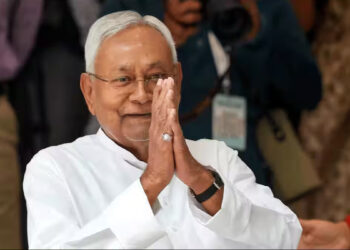 NDA की सुनामी के 5 सबसे बड़े फैक्टर, महिलाओं के खाते में ₹10 हजार, बेदाग चेहरा और जंगलराज की याद.., इन कारणों से बिहार में उड़ा गर्दा